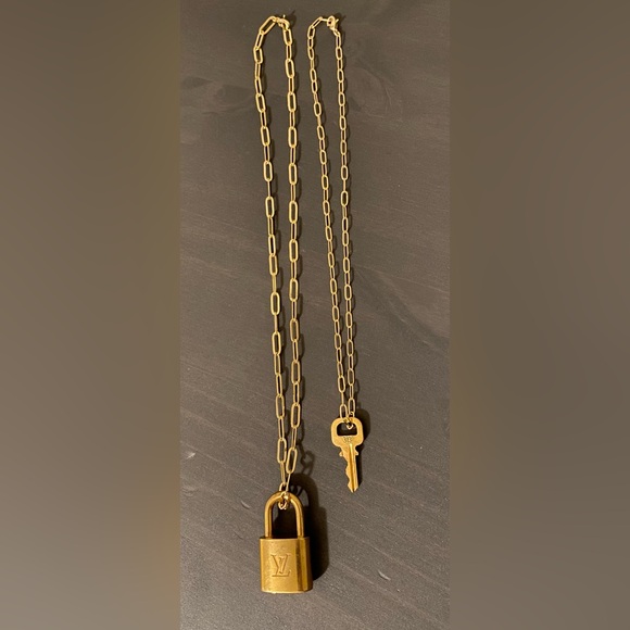 #313 Louis Vuitton LV Lock & Key - Picture 3 of 7